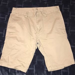 Old Navy mens khaki shorts 9 inch inseam